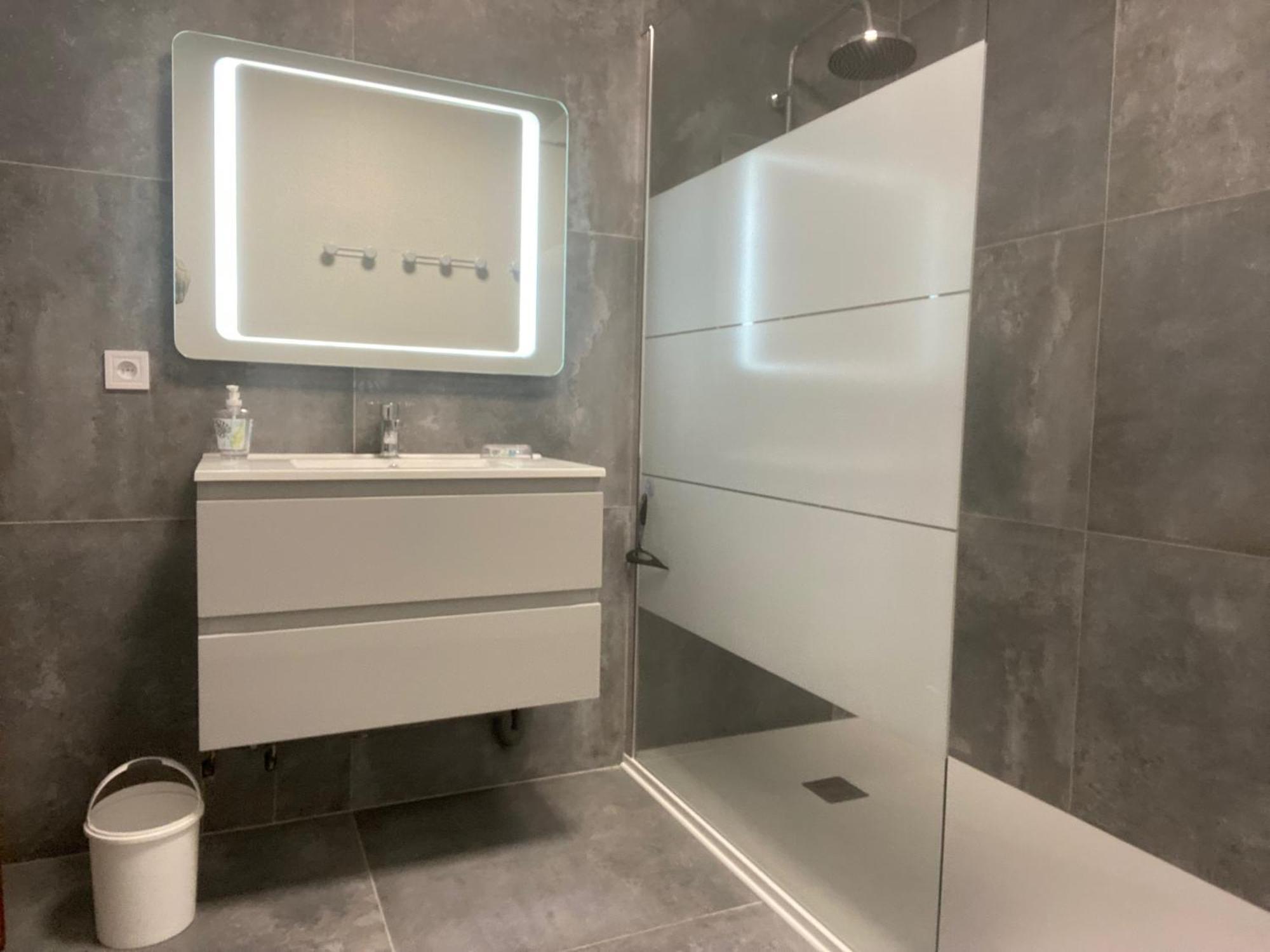 Spacious Flat Close To The Railway Station Troyes Habitación foto