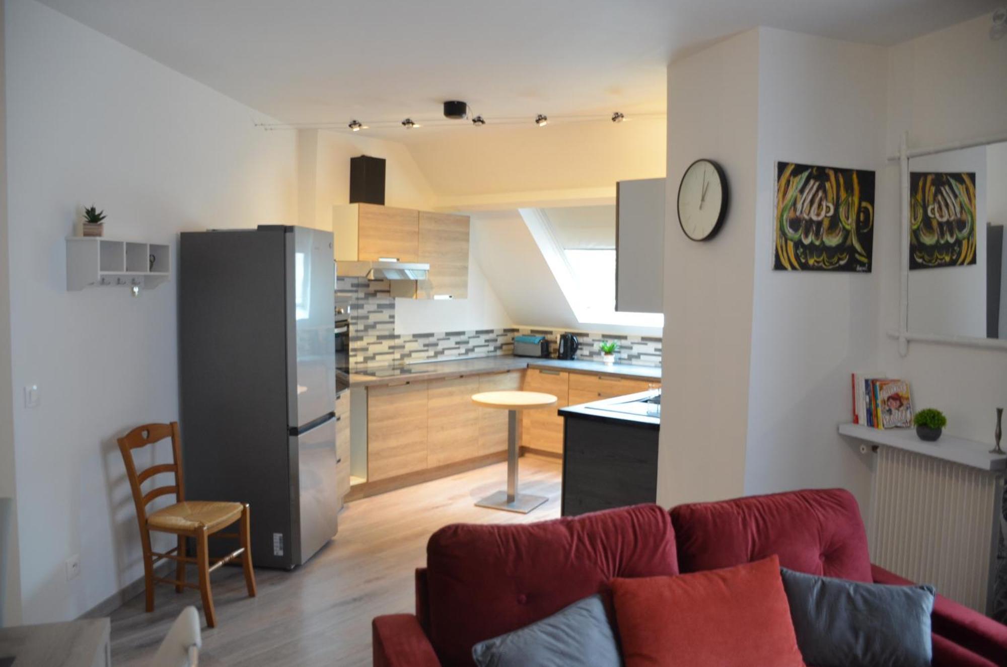 Spacious Flat Close To The Railway Station Troyes Habitación foto