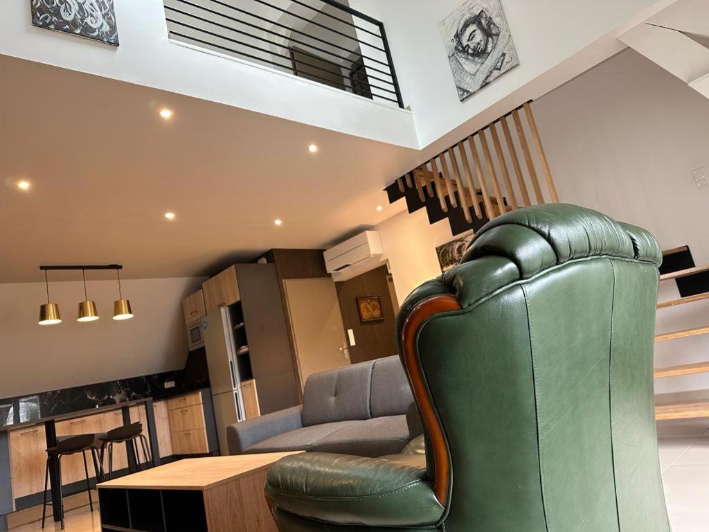 Spacious Flat Close To The Railway Station Troyes Habitación foto