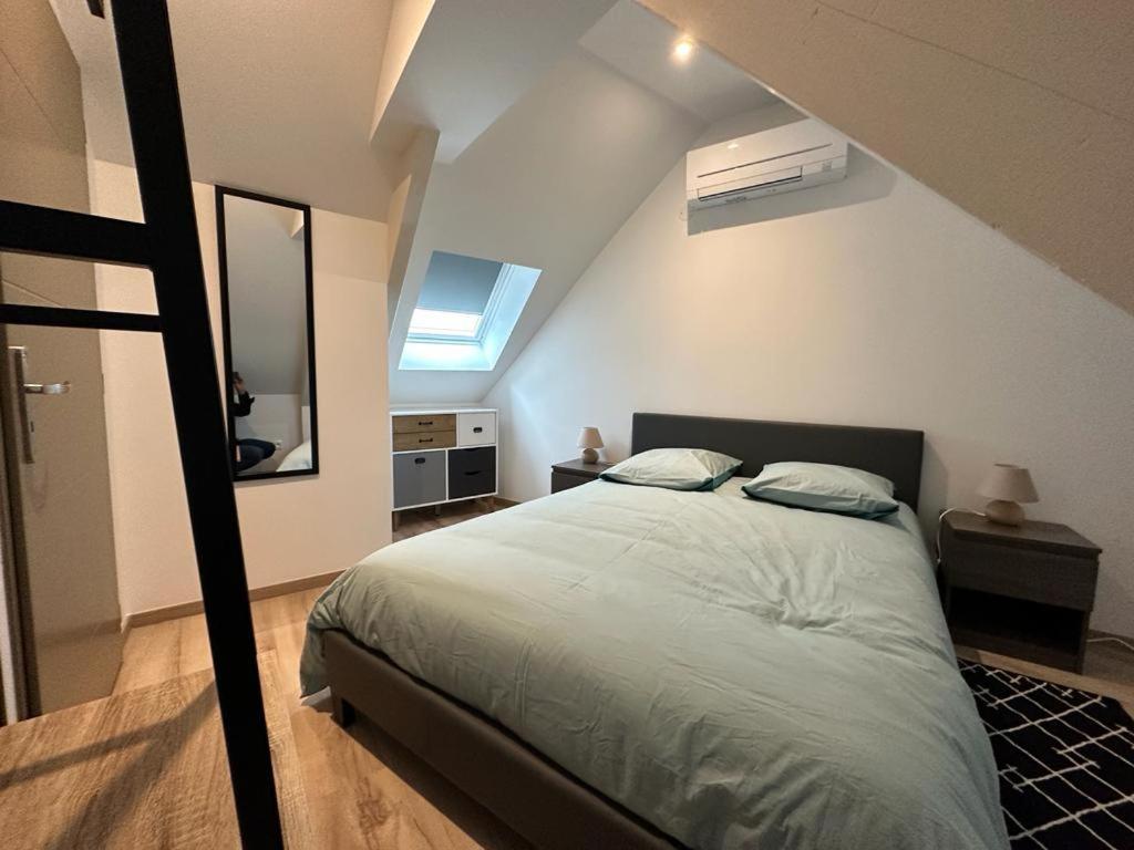 Spacious Flat Close To The Railway Station Troyes Habitación foto