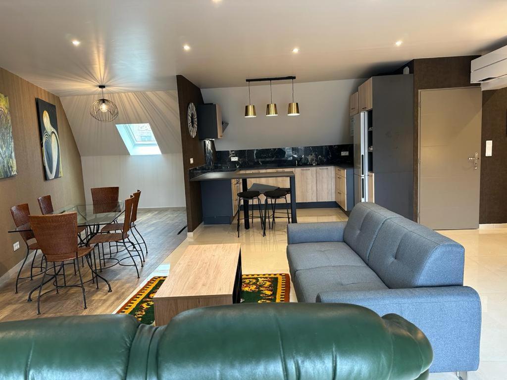 Spacious Flat Close To The Railway Station Troyes Habitación foto